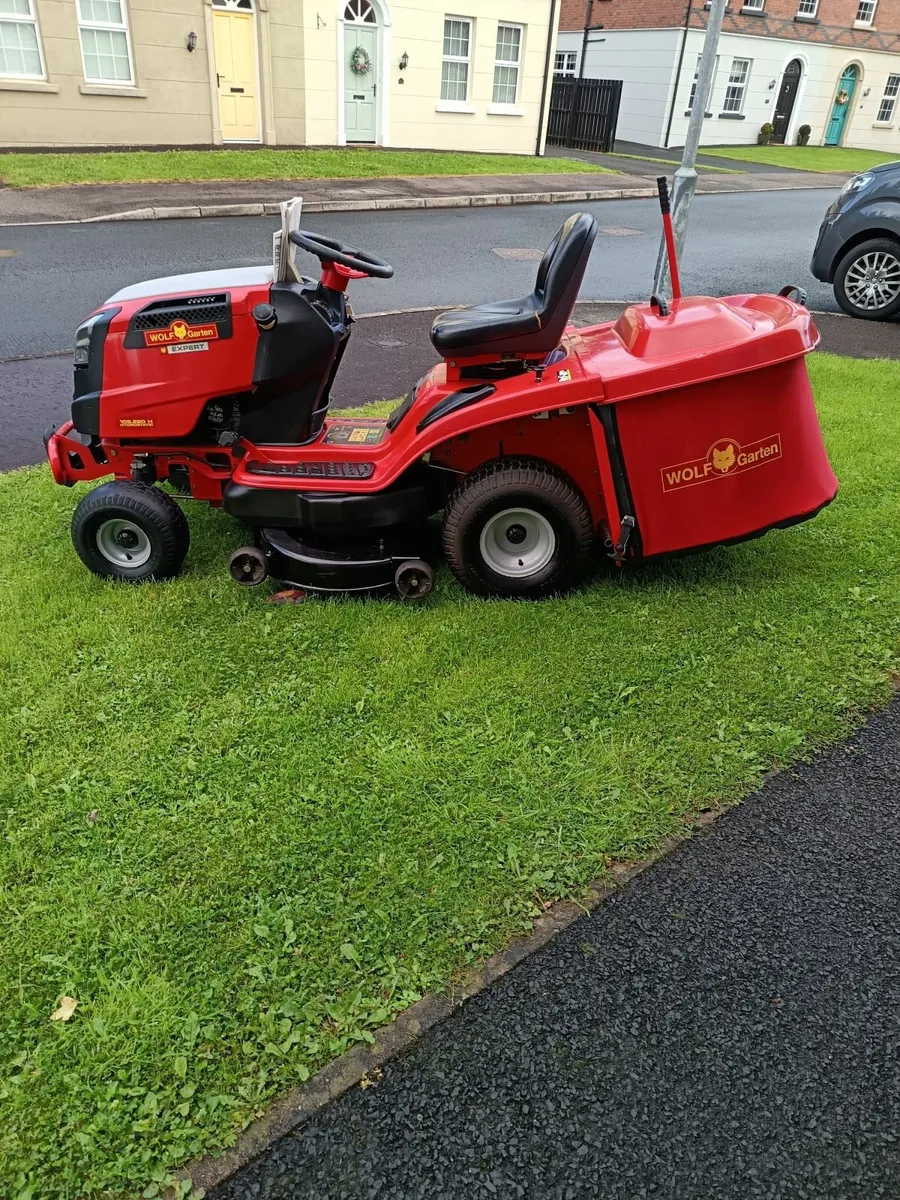 Kawasaki ride on lawnmower - Image 4