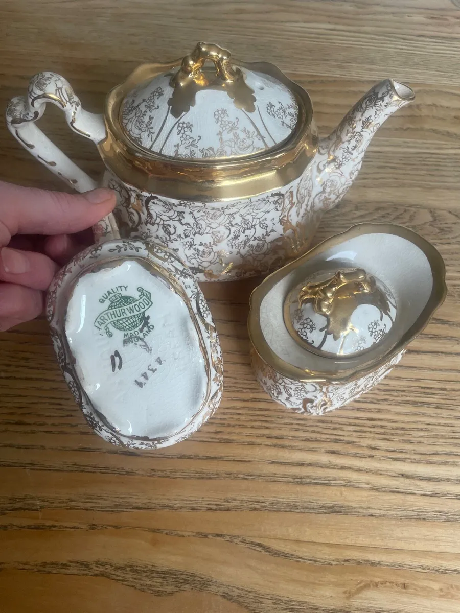 Pottery - Image 2