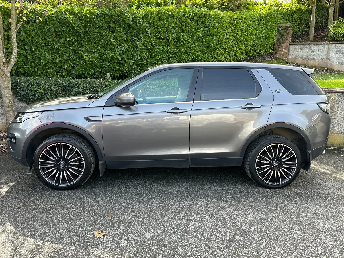 Land Rover Discovery Sport 2016 - Image 2