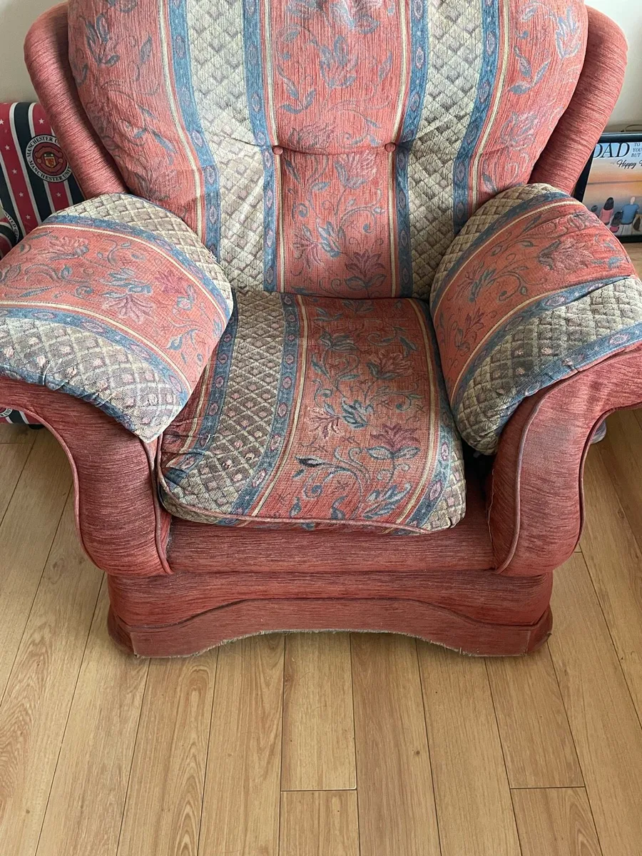 Furniture, free to take away 2 chairs and couch - Image 1