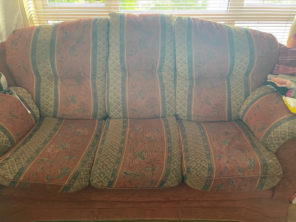 Furniture, free to take away 2 chairs and couch - Image 2