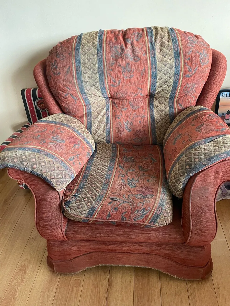 Furniture, free to take away 2 chairs and couch - Image 3