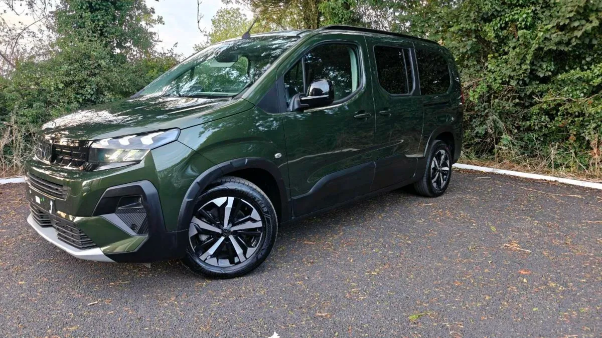 Allied Mobility Peugeot Rifter WAV wheelchair 242 - Image 3