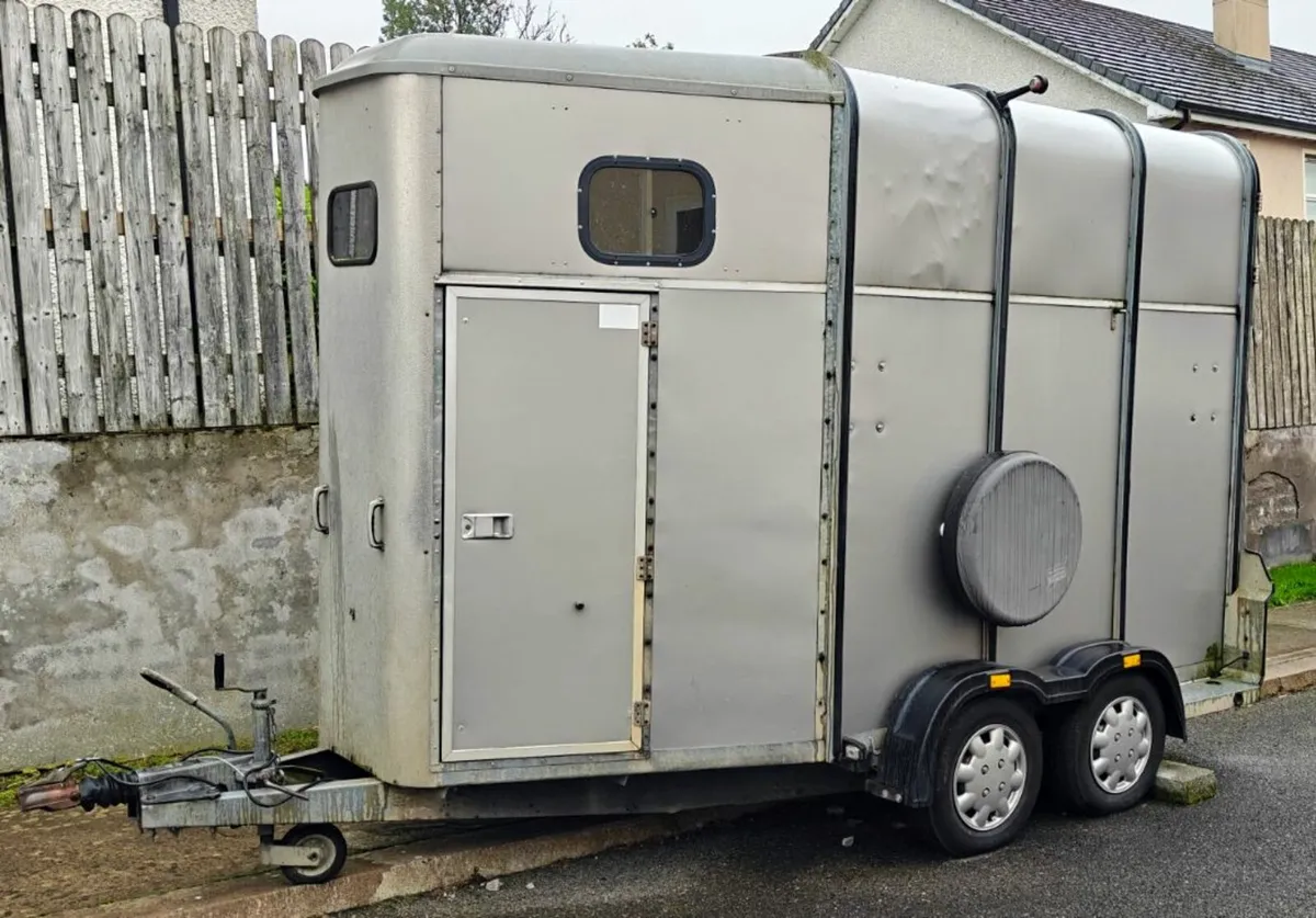 Williams 510 Horse Trailer - Image 1