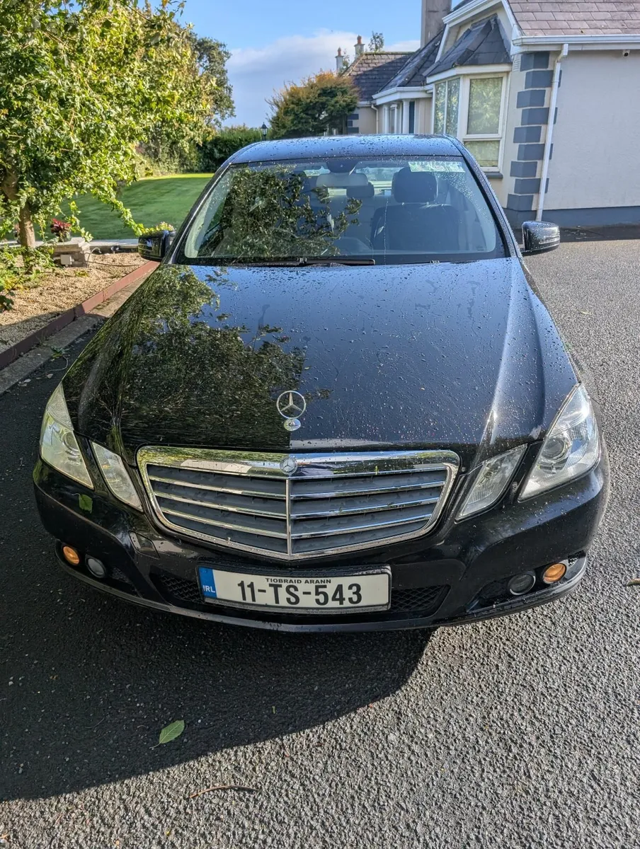Mercedes-Benz E-Class 2011 - Image 1