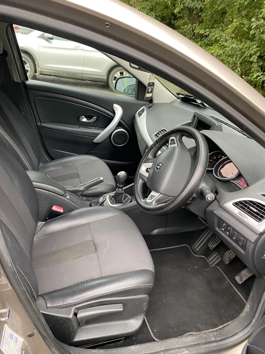 Renault Fluence 2011 - Image 4
