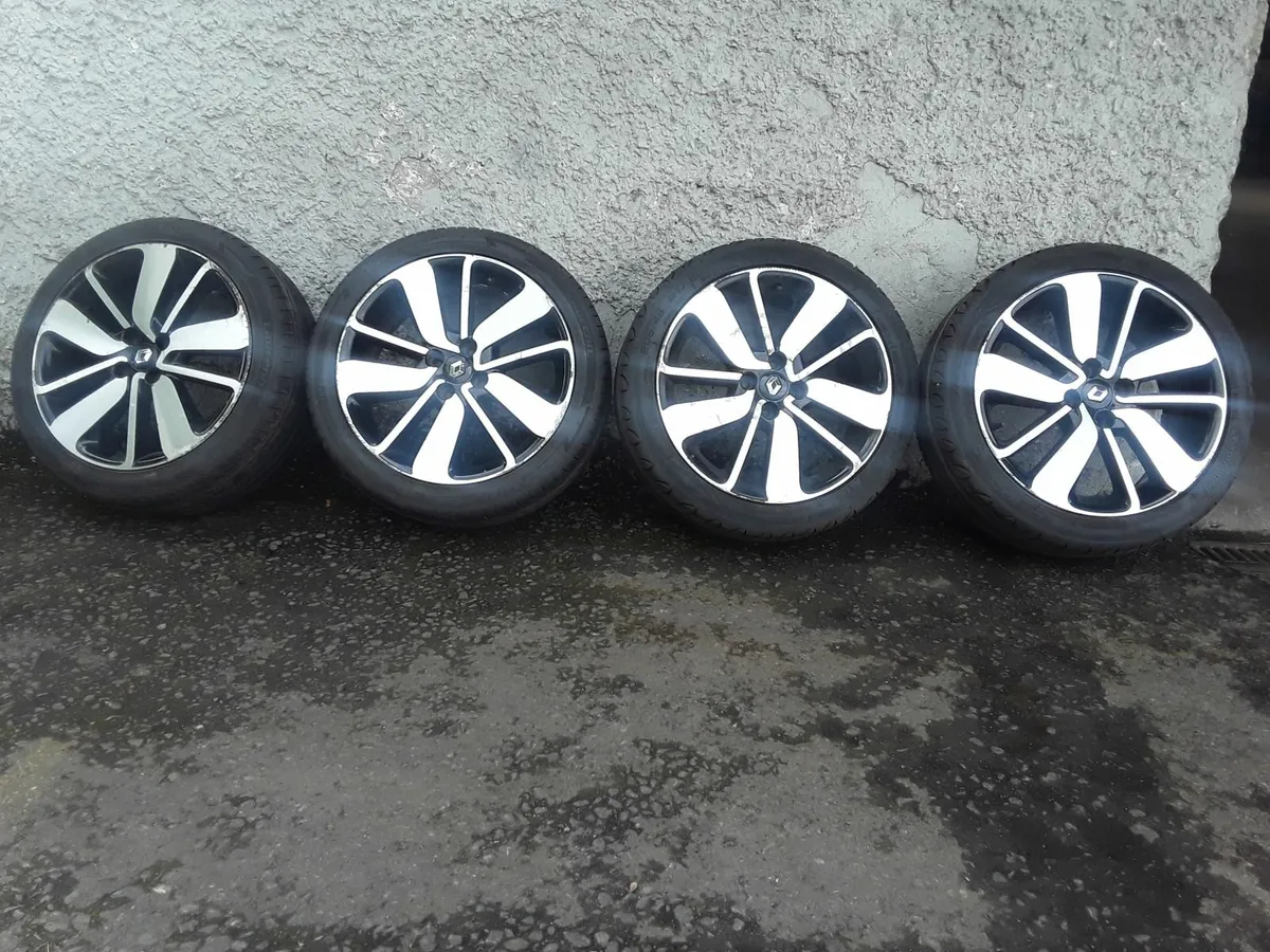 Set of Alloy Wheels - Image 3