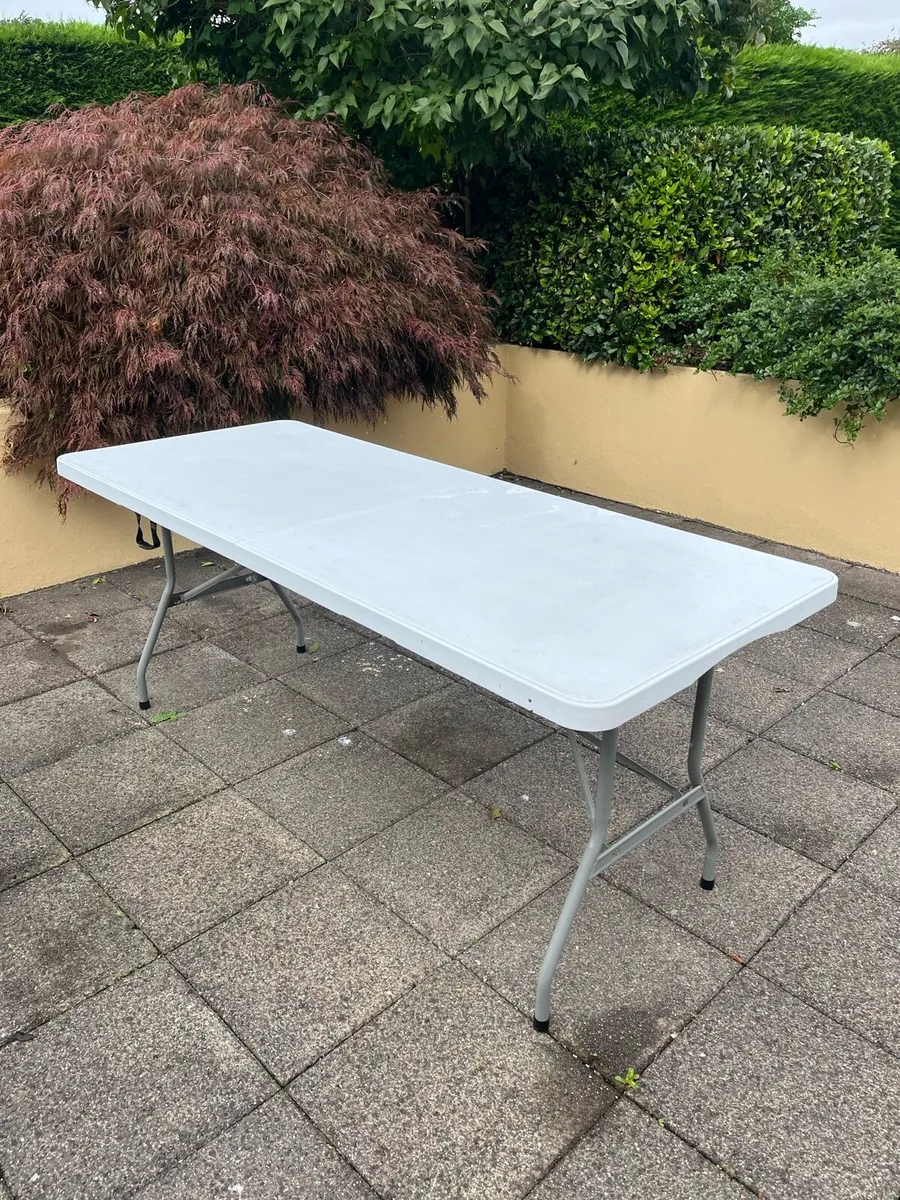 Folding table - Image 1