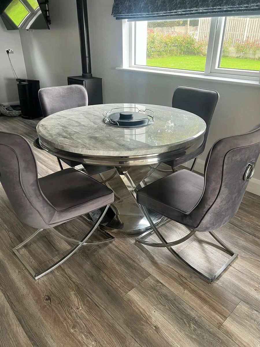 Kitchen table and coffee table - Image 3