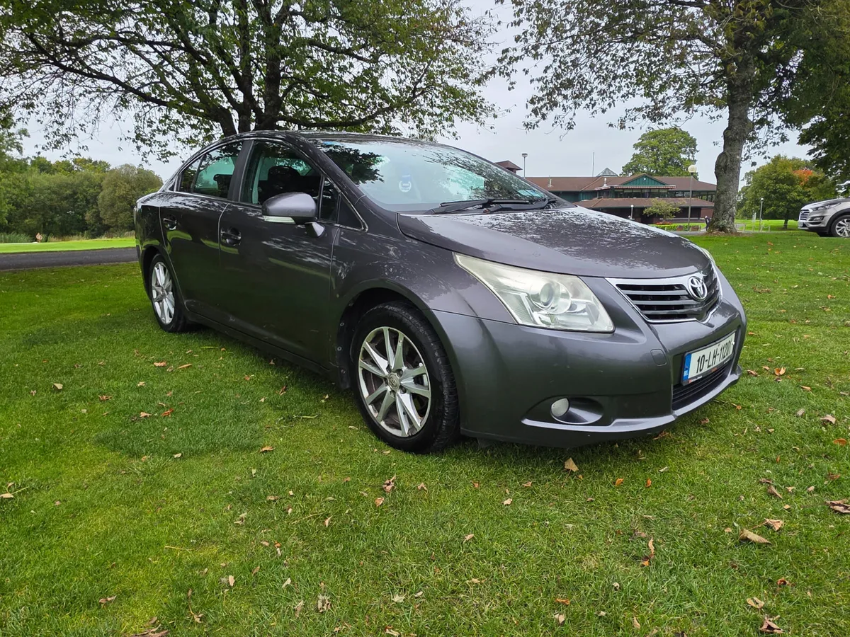 Toyota Avensis 2010 - Image 1