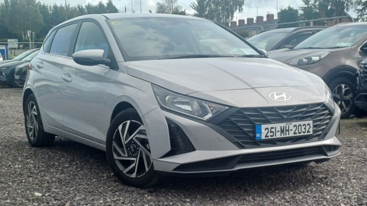 Hyundai i20 Deluxe Plus - Image 1