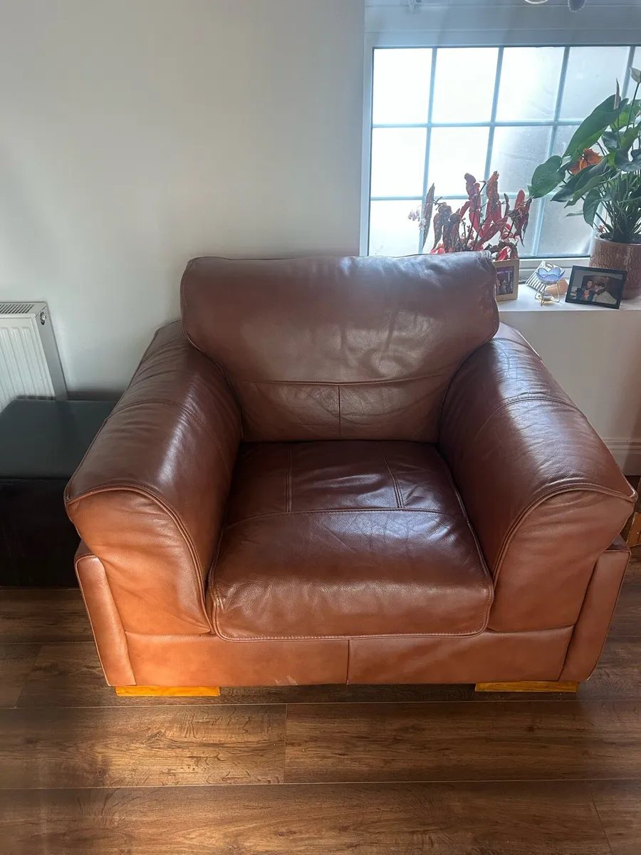 Couch and Two Armchairs - Image 2