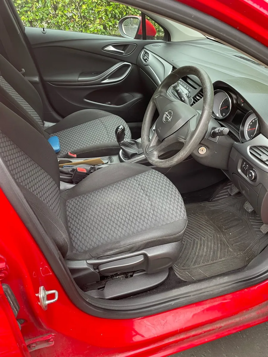 Opel Astra - Image 1