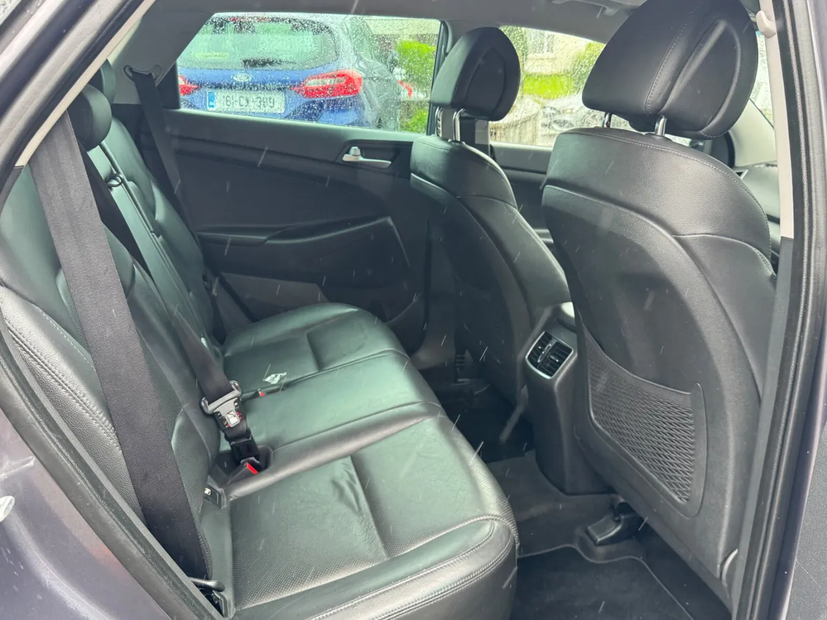 Hyundai Tucson Executive high spec - Image 4