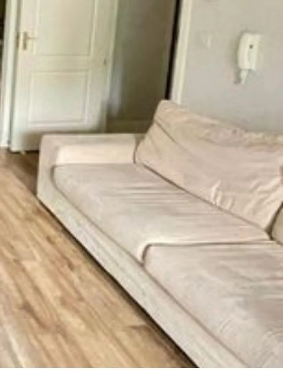 Sofa couch - Image 1