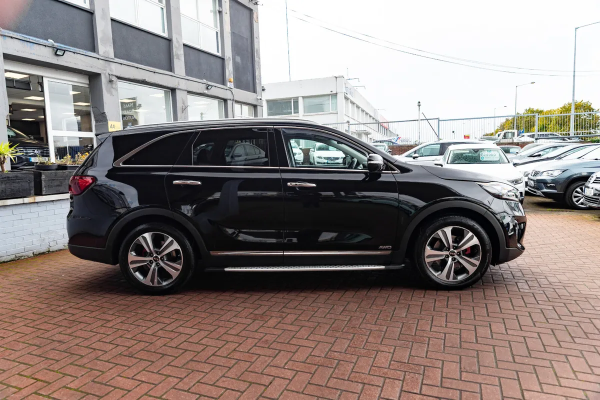 KIA SORENTO 2.2CRDI GT LINE AUTO 7 SEATER MPV // 1 - Image 2