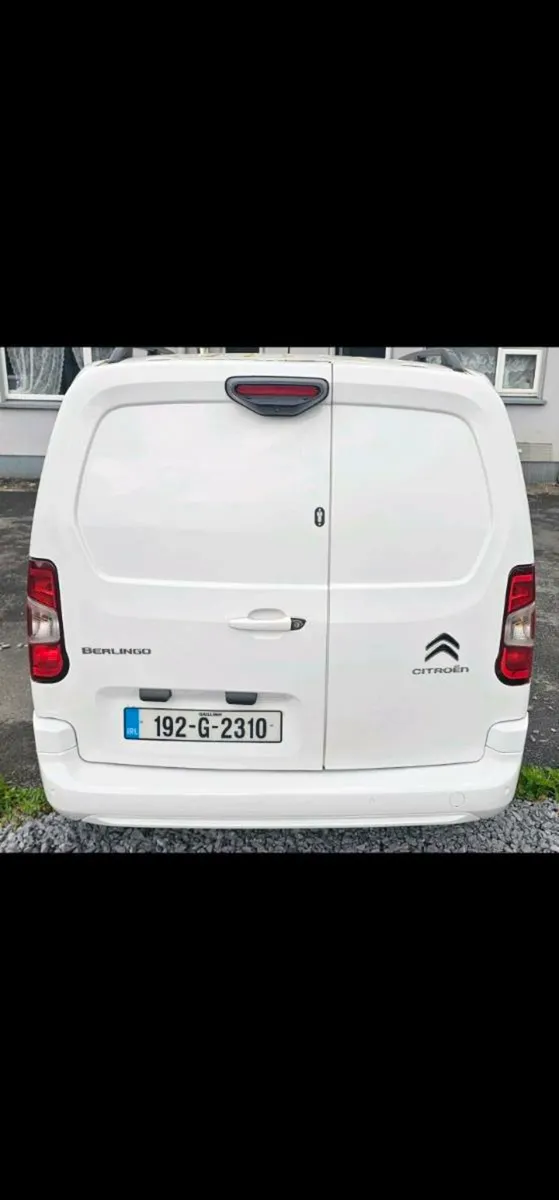 White 192 Citroen Berlingo 1.6 Blue HDi Diesel - Image 2