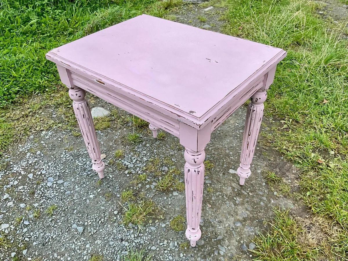 Antique Chalk Effect small side/coffee table - Image 4