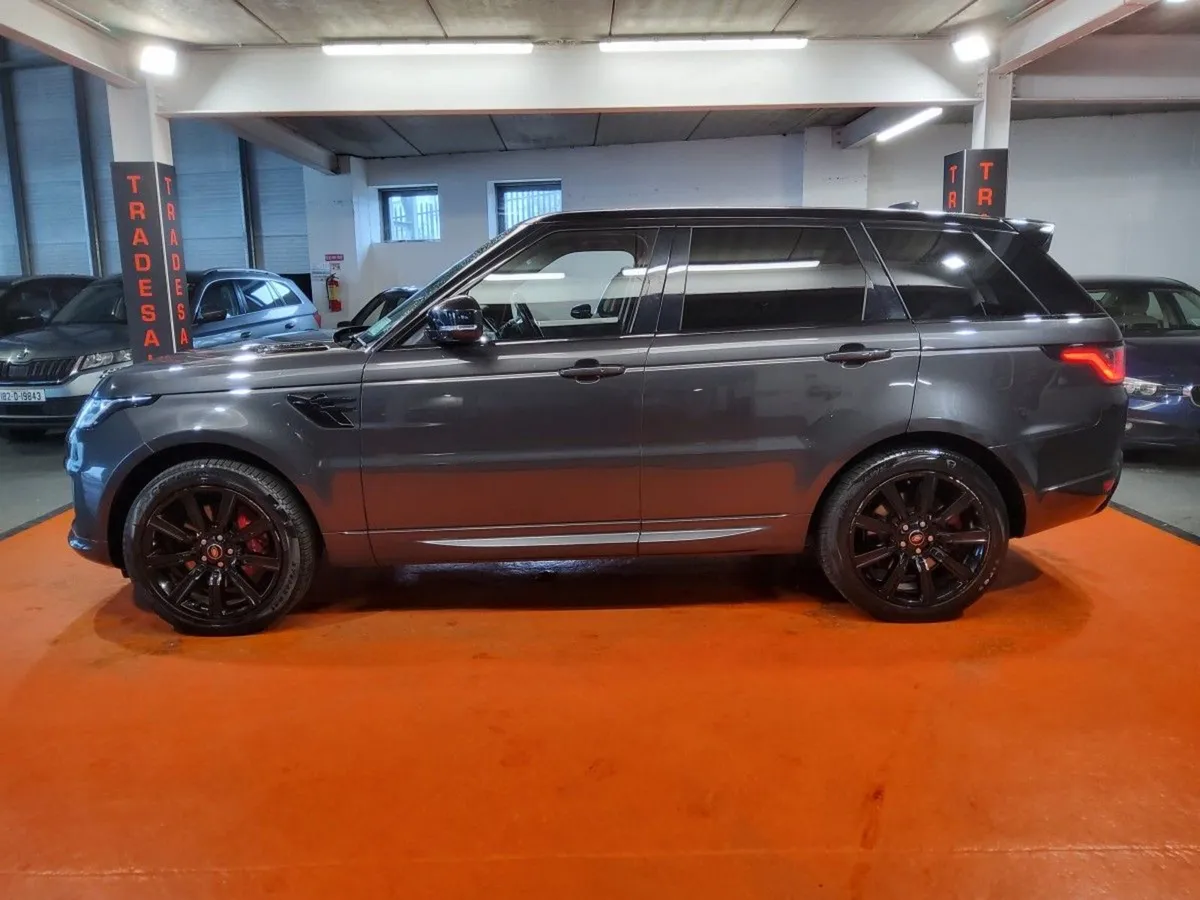 Land Rover Range Rover Sport HSE 2.0 P 400 E Plug - Image 3