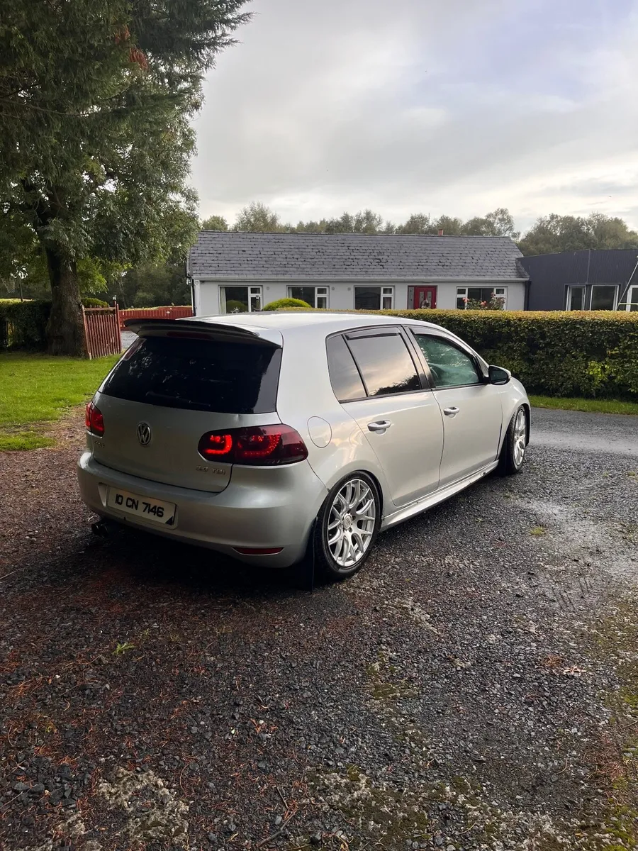 Volkswagen Golf 2010 - Image 4
