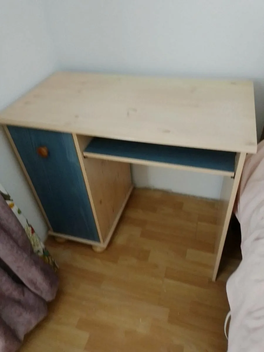 Desk - Image 2