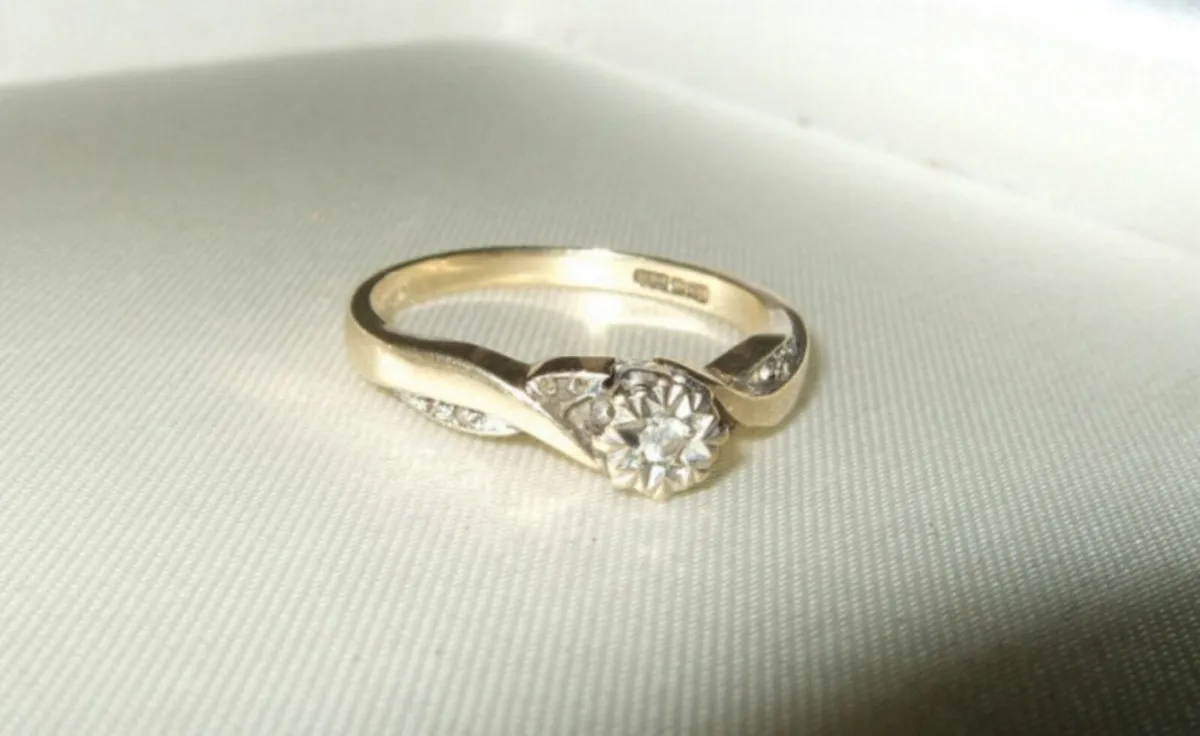 Vintage Hallmarked Diamond 9ct Gold Ring - Image 4