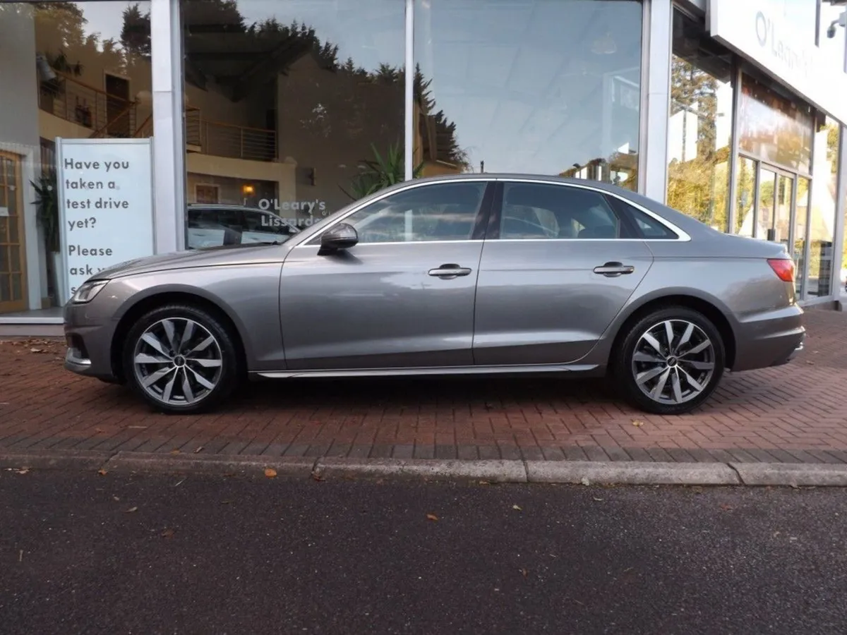 Audi A4 35tdi S-tronic SE  Terra Grey  1 Owner. 5 - Image 4