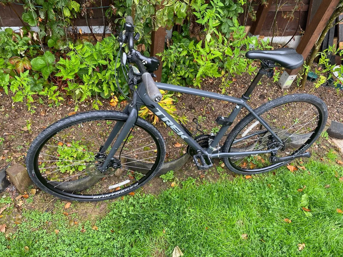 Like newTrek FX1 M disc breaks 28 inch wheels 21 - Image 2