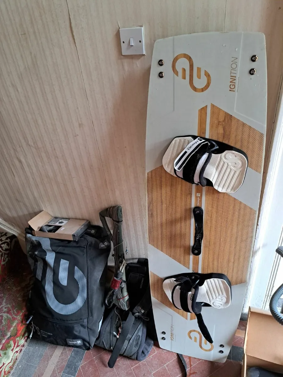 Kitesurfing Equipment - Full Package - Image 1
