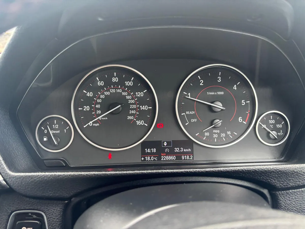 BMW 3-Series 2012   318D SPORT - Image 4