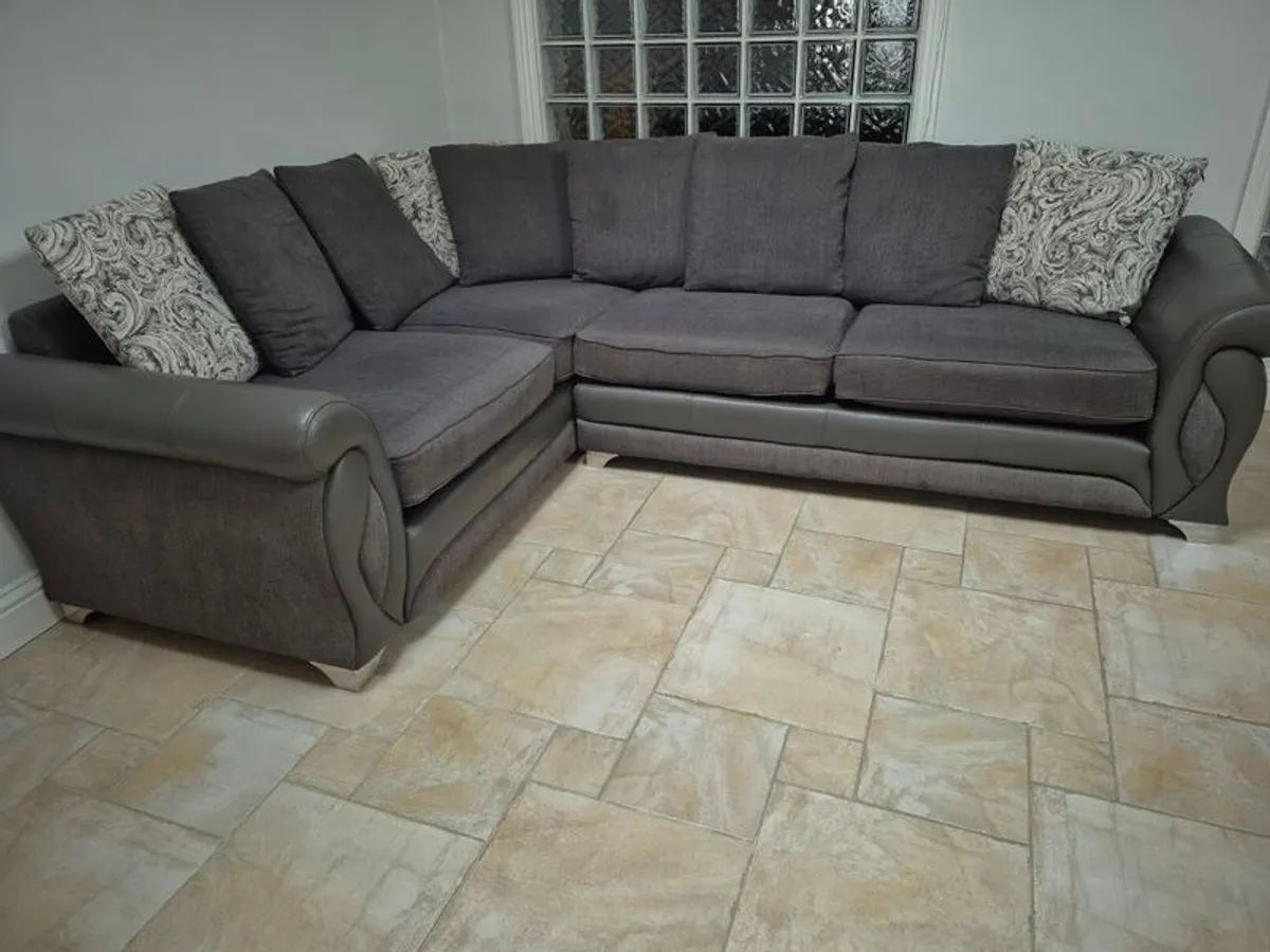 sofa - Image 1
