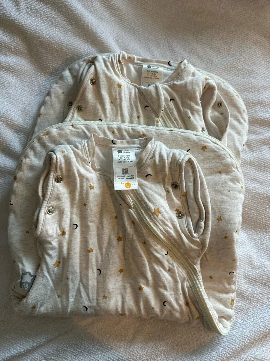 Two Tommee Tippee 2.5 Tog Baby Sleeping Bags 0-3m - Image 4