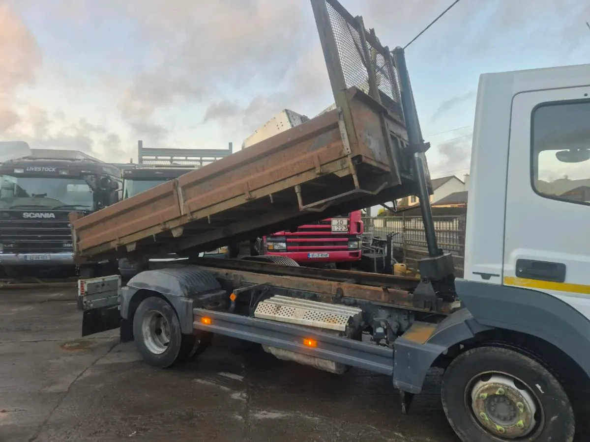 Mercedes 1022 tipper - Image 2