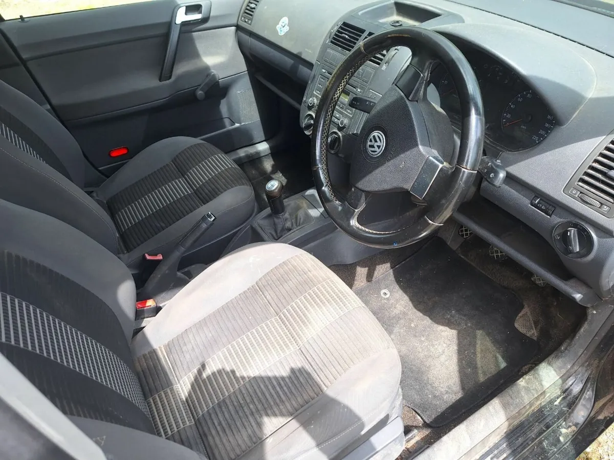 Volkswagen Polo 2009 - Image 4