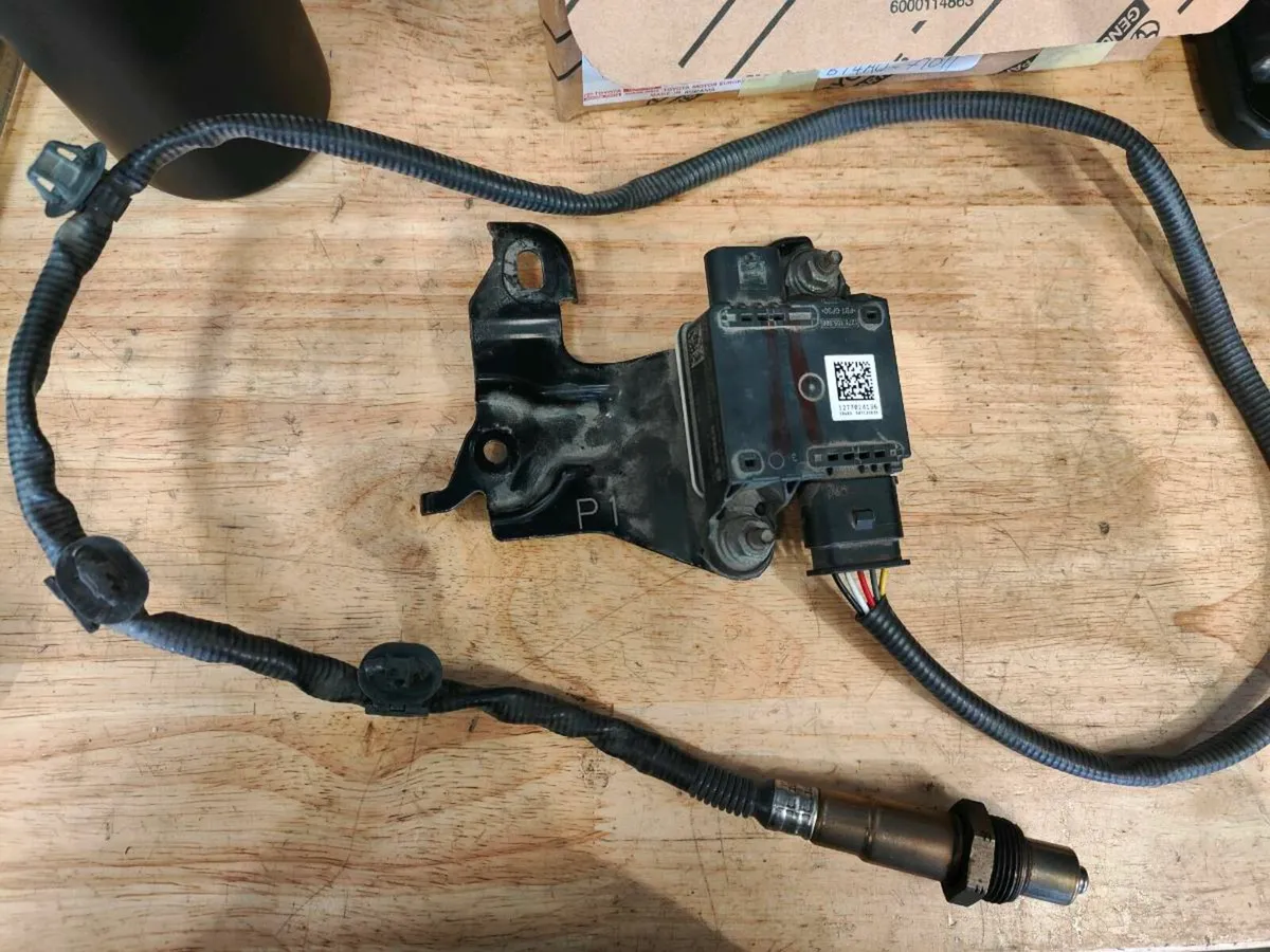 Toyota Hilux PM Sensor (894A0-71011) - Image 1