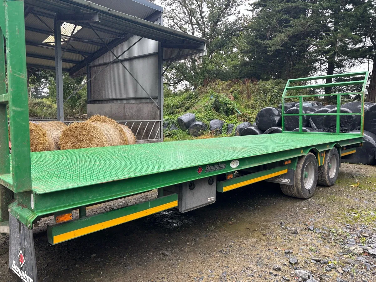Broughan 28ft bale trailer - Image 4