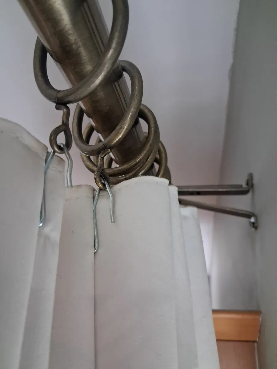 Curtains - Image 2