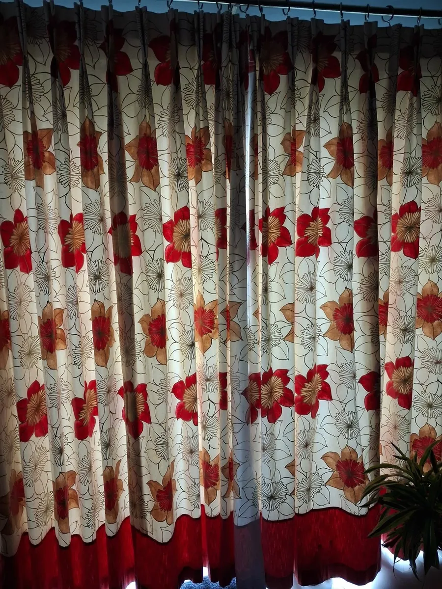 Curtains - Image 4