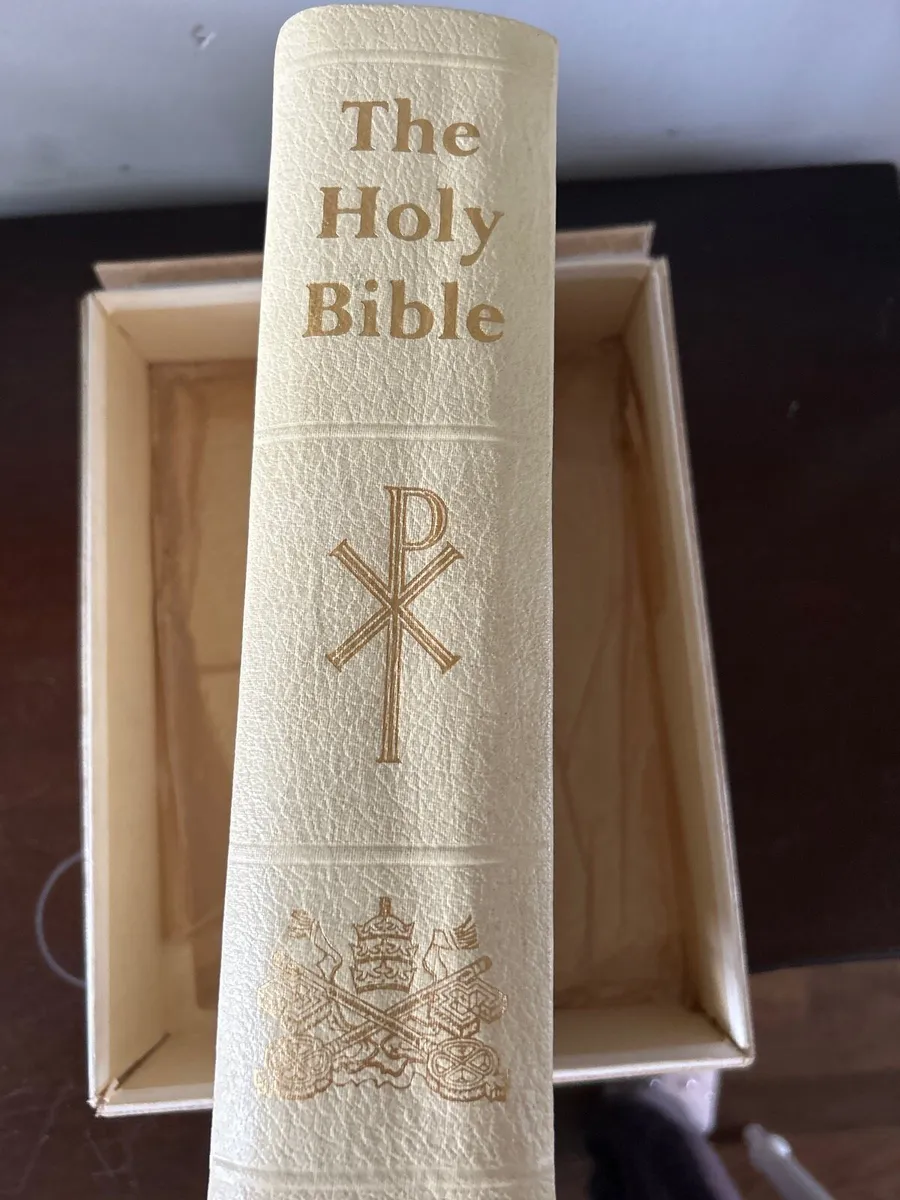 Holy bible - Image 2