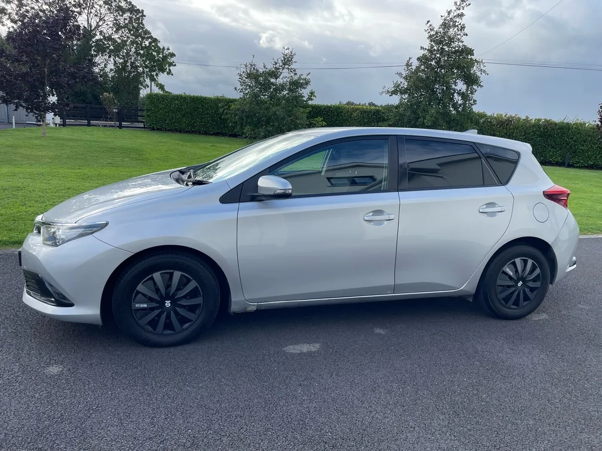 Toyota Auris Van - Image 4