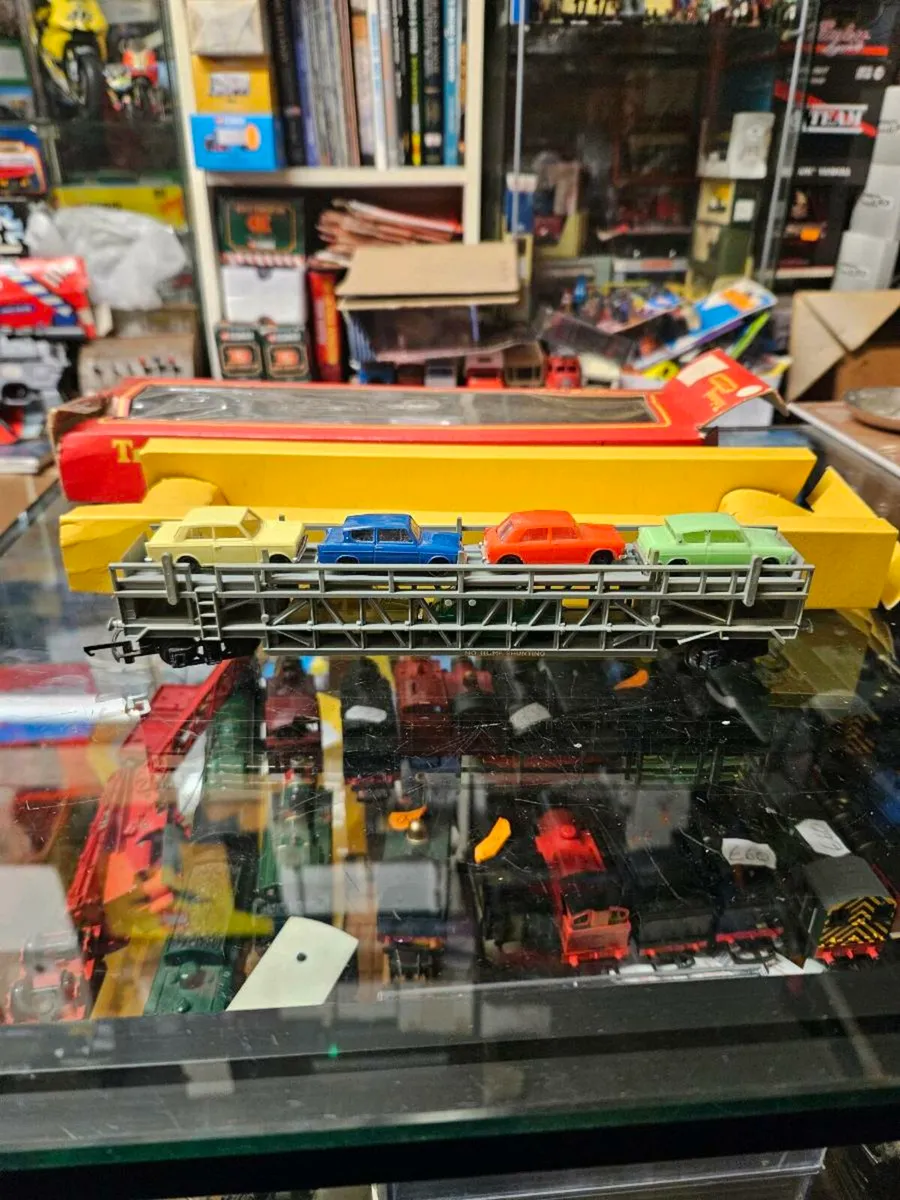 Hornby Triang OO Gauge Car Transporter - Image 1