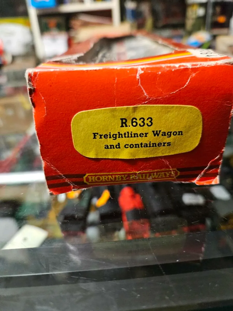 Hornby OO Gauge Container Wagon - Image 3