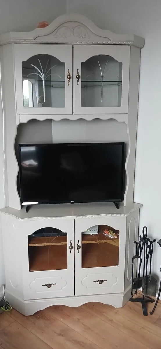 Corner cabinet - Image 1