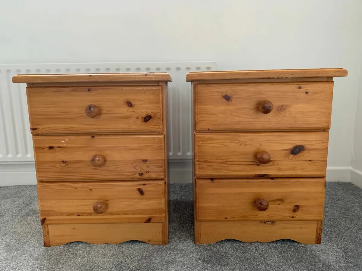 Pine Bedside locker - Image 1