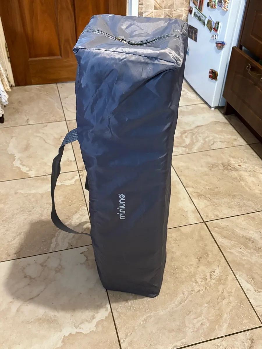Baby bouncers and travel cot - Image 4