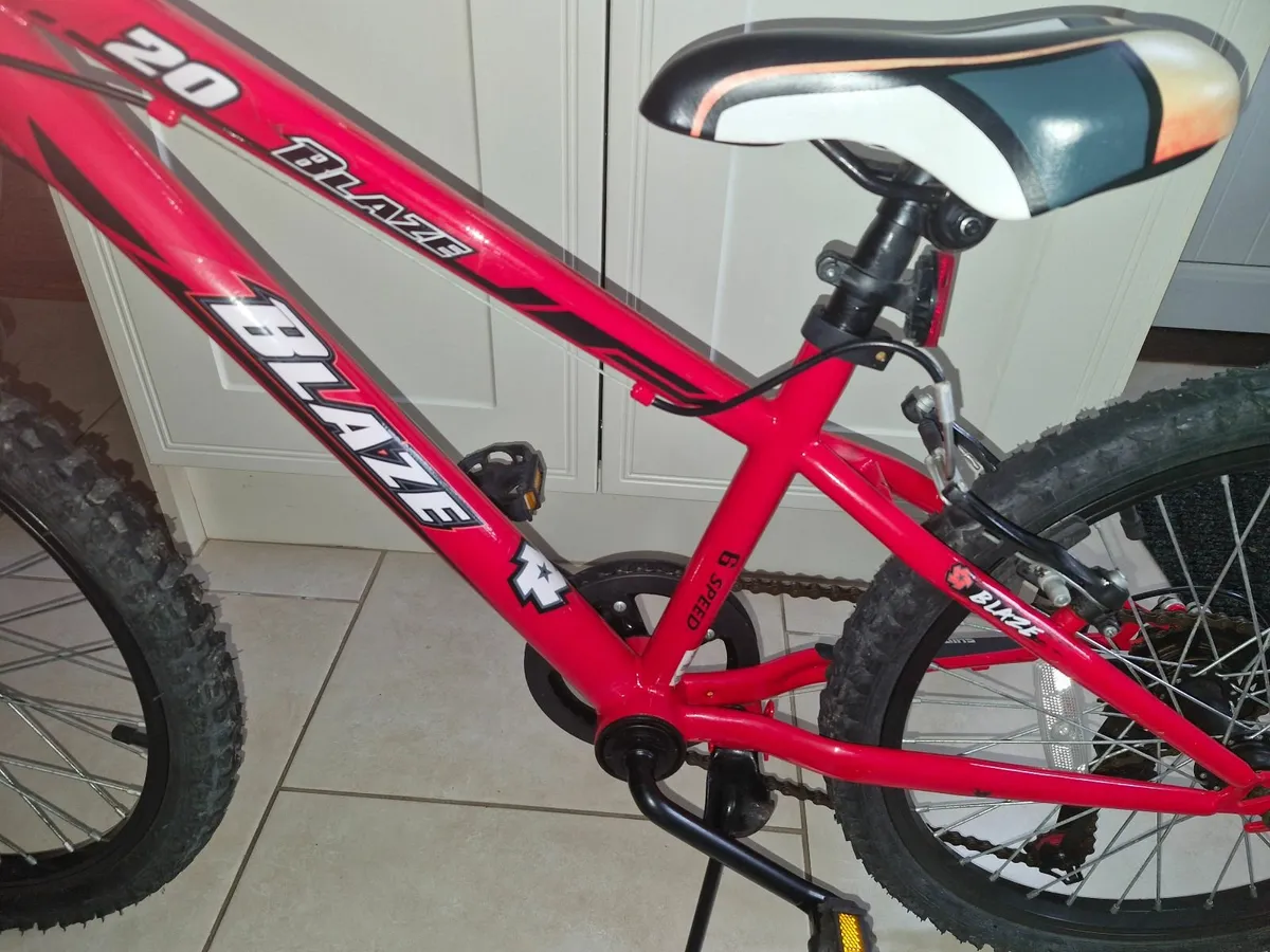 Mountain bike childs immaculate 20 inch wheels - Image 3