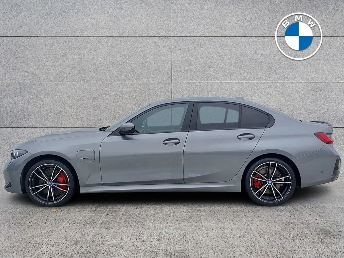 BMW 3 Series 330e M Sport - Image 3