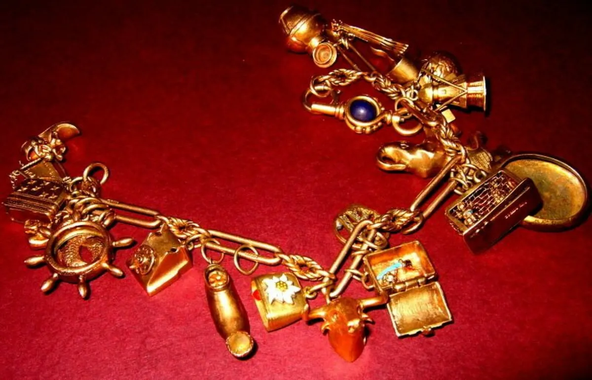 Vintage Hallmarked Traditional Charm Bracelet - Image 2
