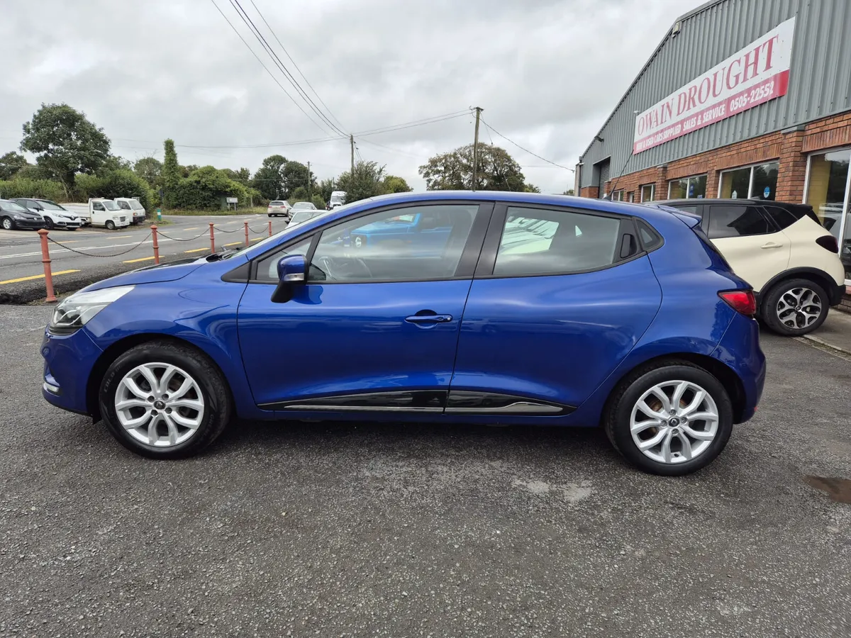 2019 RENAULT CLIO 1.0 MANUAL PETROL - Image 3