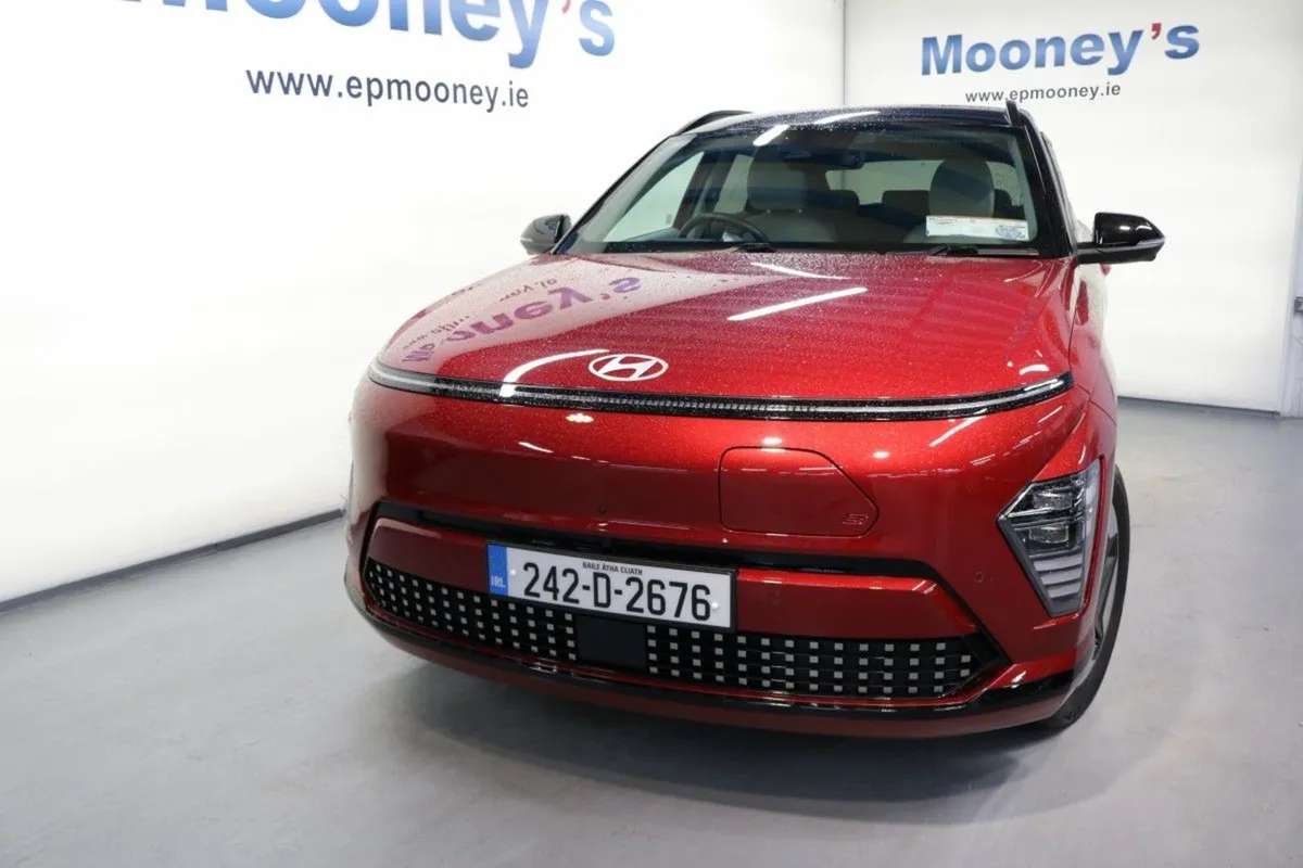 Hyundai Kona Kona EV Platinum 2 Tone 65kwh - EX D - Image 2